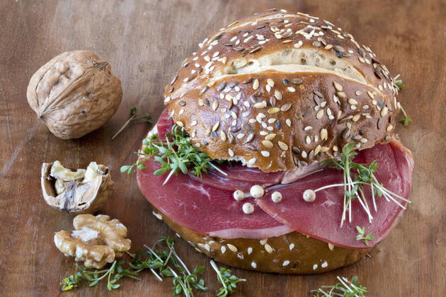 snack,sandwich,goose breast,snacks,sandwichs,goose breasts 2yo-fz9