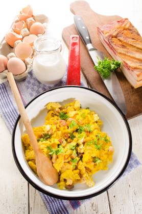snack,scrambled eggs,snacks k98-jbg