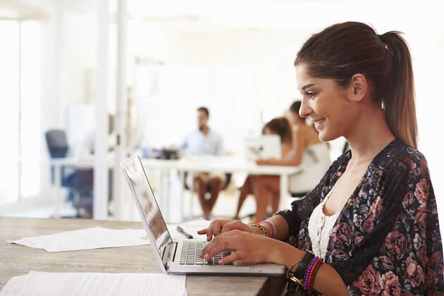 young woman,office,workplace,agency,workplace,girl,girls,woman,young women,office,office,workplaces,office and workplace,agencies,workplaces,workstation mmq-o69 ,model released, Symbolfoto