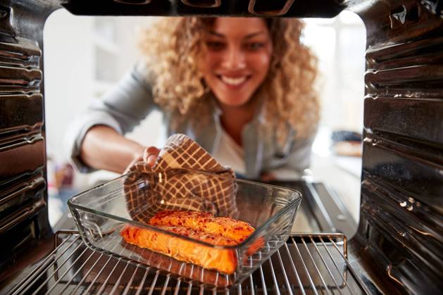 done,baked meal,salmon fillet,dones,baked meals,salmon fillets mmq-zcs ,model released, Symbolfoto