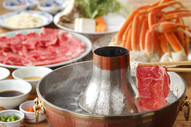  Hot pot of fresh beef and crab in Thai style, 11.10.2020, Copyright: xjamesboxx Panthermedia21643179