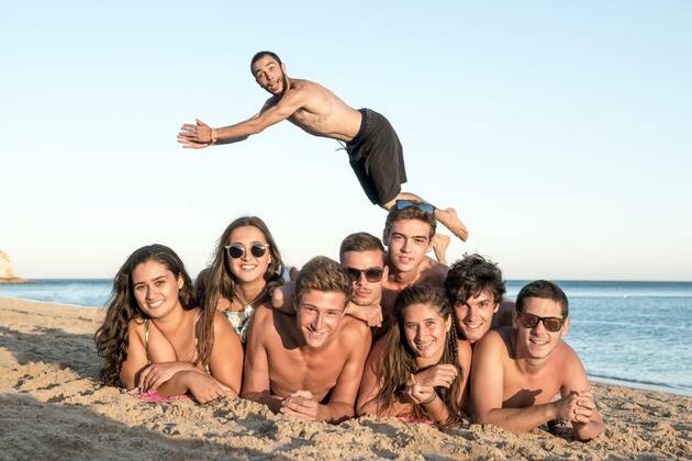 IMAGO Creative, Jahreszeit Sommer, Sommerferien Friends in Summer model released, Symbolfoto, 12.10.2020, Copyright: xluislourobdx Panthermedia22141233