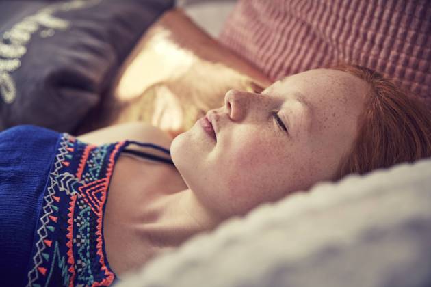 IMAGO Creative, Jahreszeit Sommer, Sommerferien Girl sleeping in bed, 04.10.2018, Copyright: xEmmaxKimx, model released, , property released, sleeping,lying on back,red hair,close-up,differential focus,head and shoulders,high angle view,adolescence,childhood,real people,tranquil,relaxation,bed,cushion,child,caucasian ethnicity,female,girl,teenage girl,only one teenage girl,one person,indoors,summer,eyes closed,sunlight,14 to 15 years,October 2018 Release,Gesturing,Eyes Closed,Reclining,Lying On Back,Resting,Sleeping,Caucasian Ethnicity,Child,Teenager,Early Teens,14-15 Years,Female,Girls,Girl,Teenage Girls,Teenage Girl,Adolescence,Childhood,Mood,Calm,Relaxation,One Person,Head And Shoulders,Close-Up,High Angle View,Selective Focus,Red Hair,Soft Furnishing,Cushion,Furniture,Sleeping Furn Ref:IS09BP4Q9