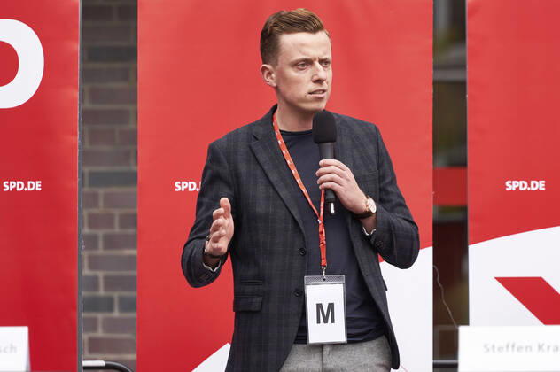 Adis Ahmetovic at an election campaign event of the SPD on the Burgdorfer Szraße Lehrte, 21 09 2021 Foto:xU.xStammx xFuturexImage