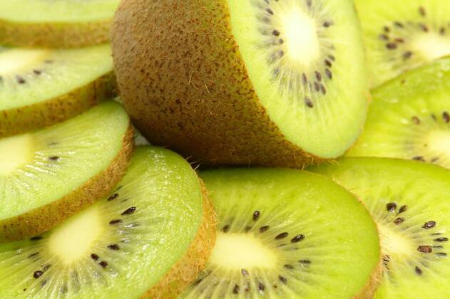  Sliced Kiwi Fruits, 12.10.2020, Copyright: xselensergenx Panthermedia26132289