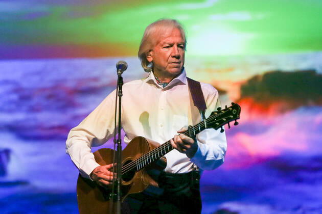 October 2, 2021, Huntington, New York, United States: Justin Hayward of the Moody Blues performs in concert at the Paramount on October 2, 2021 in Huntington, New York. Huntington United States - ZUMAw109 20211002_zap_w109_002 Copyright: xDebbyxWongx