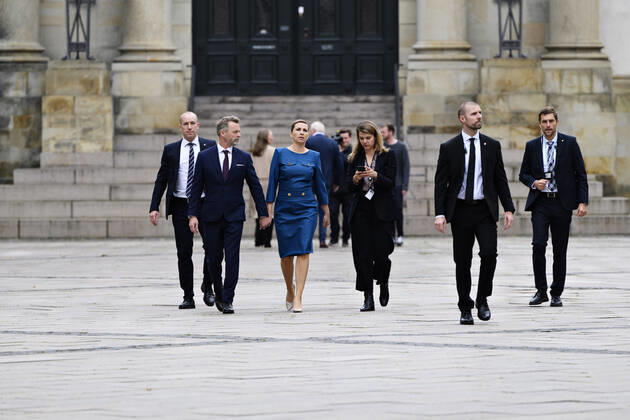 Prime Minister Mette Frederiksen S and her husband Bo Tengberg arrive for worship in connection with the opening of the Folketing in Christiansborg Castle Church in Copenhagen on Tuesday 5 October 2021, Copenhagen Denmark Copyright: PhilipxDavali PhilipxDavalix cop102 spdk20211005-185438-L