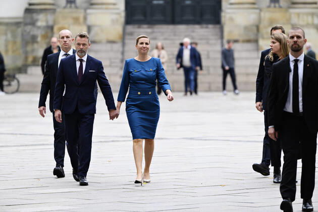 Prime Minister Mette Frederiksen S and her husband Bo Tengberg arrive for worship in connection with the opening of the Folketing in Christiansborg Castle Church in Copenhagen on Tuesday 5 October 2021, Copenhagen Denmark Copyright: PhilipxDavali PhilipxDavalix cop102 spdk20211005-185442-L