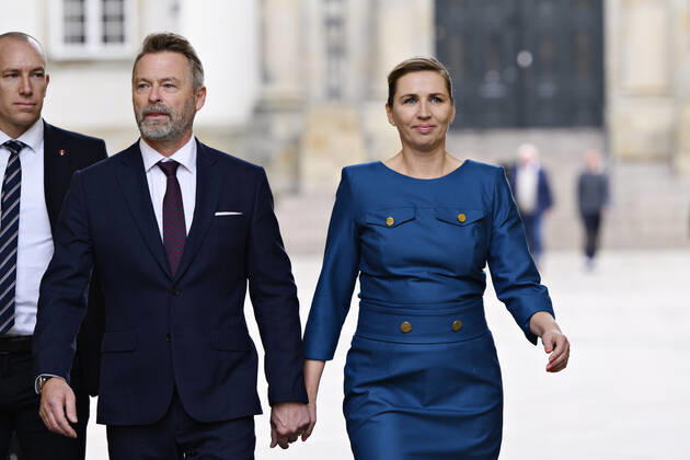 Prime Minister Mette Frederiksen S and her husband Bo Tengberg arrive for worship in connection with the opening of the Folketing in Christiansborg Castle Church in Copenhagen on Tuesday 5 October 2021, Copenhagen Denmark Copyright: PhilipxDavali PhilipxDavalix cop102 spdk20211005-185520-L