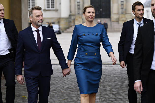 Prime Minister Mette Frederiksen S and her husband Bo Tengberg arrive for worship in connection with the opening of the Folketing in Christiansborg Castle Church in Copenhagen on Tuesday 5 October 2021, Copenhagen Denmark Copyright: PhilipxDavali PhilipxDavalix cop102 spdk20211005-185526-L