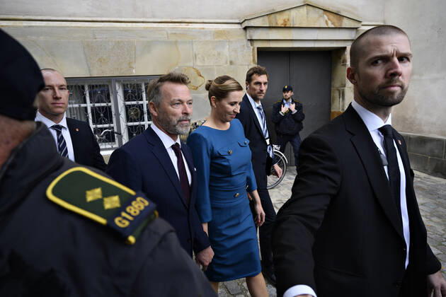 Prime Minister Mette Frederiksen S and her husband Bo Tengberg arrive for worship in connection with the opening of the Folketing in Christiansborg Castle Church in Copenhagen on Tuesday 5 October 2021, Copenhagen Denmark Copyright: PhilipxDavali PhilipxDavalix cop102 spdk20211005-185541-L