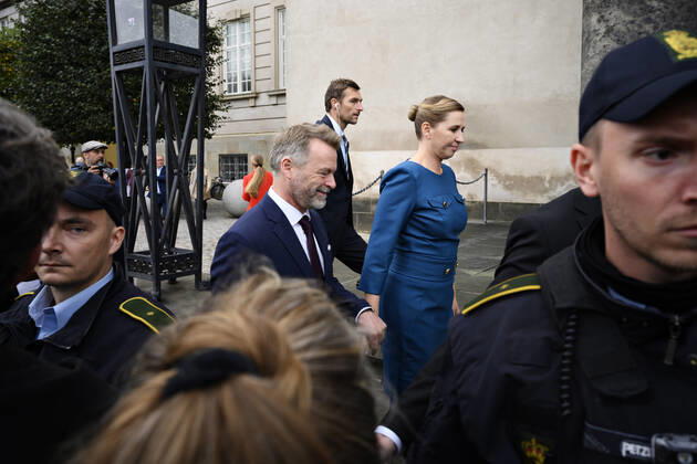 Prime Minister Mette Frederiksen S and her husband Bo Tengberg arrive for worship in connection with the opening of the Folketing in Christiansborg Castle Church in Copenhagen on Tuesday 5 October 2021, Copenhagen Denmark Copyright: PhilipxDavali PhilipxDavalix cop102 spdk20211005-185546-L
