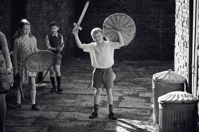 Jude Hill stars as Buddy in director Kenneth Branagh s BELFAST (2021), a Focus Features release. Photo credit : Rob Youngson Focus Features The Hollywood Archive  Copyright: xRobxYoungsonx xFocusxFeaturesx 34226-006THA