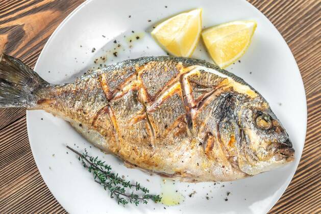  Fried dorada with fresh thyme, 13.10.2020, Copyright: xAlex9500x Panthermedia27435656