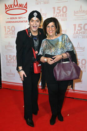 Julian F M Stoeckel and Judith Stückler at the presentation of the Askania Award 2021 and the 150 years Askania anniversary celebration at the Capital Club Berlin, 15 10 2021 Foto:xN.xKubelkax xFuturexImage