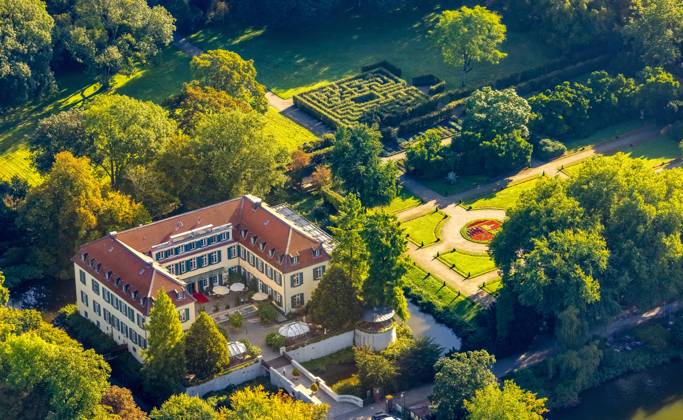 Aerial view, moated castle Berge in the district Buer in Gelsenkirchen, Ruhr area, North Rhine Westphalia, Germany ATTENTIONxMINDESTHONORARx60xEURO