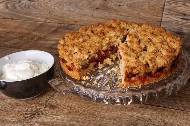 IMAGO Creative, Herbst, Food, Pflaumenkuchen plum crumble cake, 14.10.2020, Copyright: xropo13x Panthermedia27951597