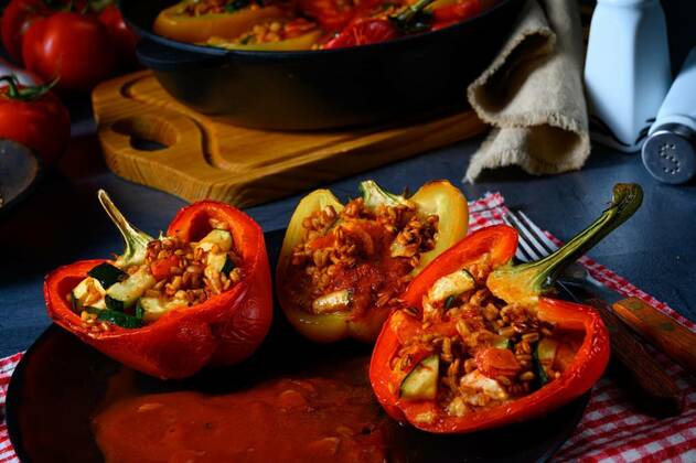  Peppers with spelled, sheep s cheese filling, 14.10.2020, Copyright: xDar1930x Panthermedia27957325