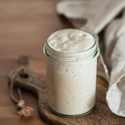 Wheat sourdough starter, copy space, 14.10.2020, Copyright: xFascinadorax Panthermedia28445396