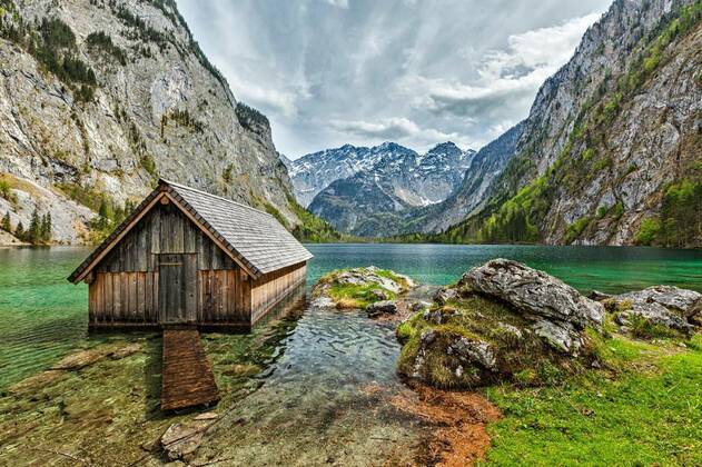 IMAGO Creative: Sommer, In den Bergen Boat dock on Obersee lake. Bavaria, Germany, 14.10.2020, Copyright: xf9photosx Panthermedia28468438