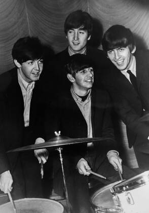 Fans of The Beatles scream during a concert in the early Sixties. Unknown, Unknown, UK, Ref:VM SHO Beatles Ringo on drums 2.jpg, The Beatles, fans, concert, screaming Copyright: xVarleyxMediax
