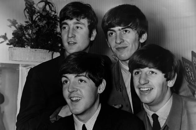 Fans of The Beatles scream during a concert in the early Sixties. Unknown, Unknown, UK, Ref:VM SHO Beatles smiling.jpg, The Beatles, fans, concert, screaming Copyright: xVarleyxMediax