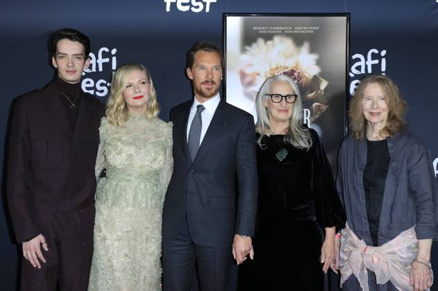 Kodi Smit McPhee, Kirsten Dunst, Benedict Cumberbatch, Jane Campion and Frances Conroy at the premiere of the feature film The Power of the Dog at the TCL Chinese Theater Los Angeles, 11 11 2021 Foto:xD.xBedrosianx xFuturexImage