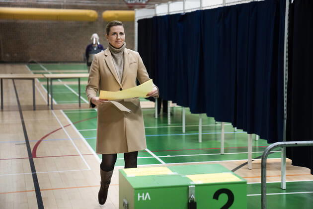 Prime Minister Mette Frederiksen S votes in Hareskov Tuesday 16 November 2021 On 16 November there are local elections and regional council elections in Denmark, Copenhagen Denmark Copyright: MartinxSylvestx cop114 spdk20211116-110258-L