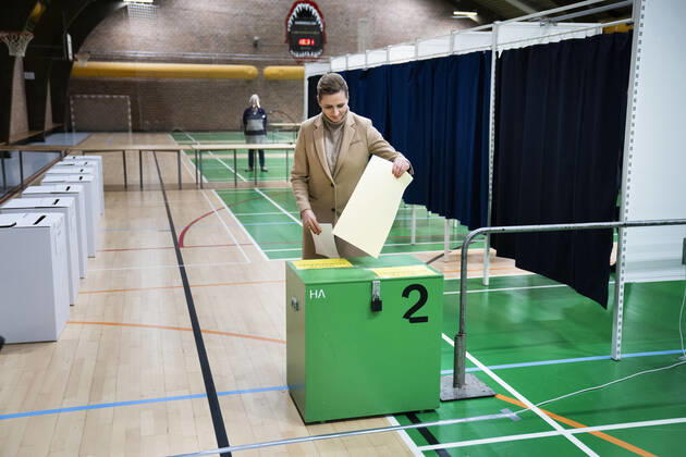 Prime Minister Mette Frederiksen S votes in Hareskov Tuesday 16 November 2021 On 16 November there are local elections and regional council elections in Denmark, Copenhagen Denmark Copyright: MartinxSylvestx cop114 spdk20211116-110353-L