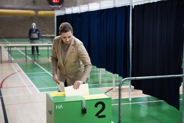 Prime Minister Mette Frederiksen S votes in Hareskov Tuesday 16 November 2021 On 16 November there are local elections and regional council elections in Denmark, Copenhagen Denmark Copyright: MartinxSylvestx cop114 spdk20211116-110358-L