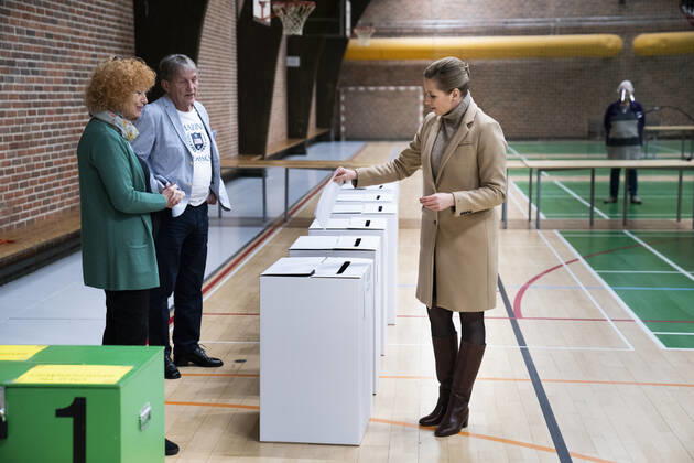 Prime Minister Mette Frederiksen S votes in Hareskov Tuesday 16 November 2021 On 16 November there are local elections and regional council elections in Denmark, Copenhagen Denmark Copyright: MartinxSylvestx cop114 spdk20211116-110634-L