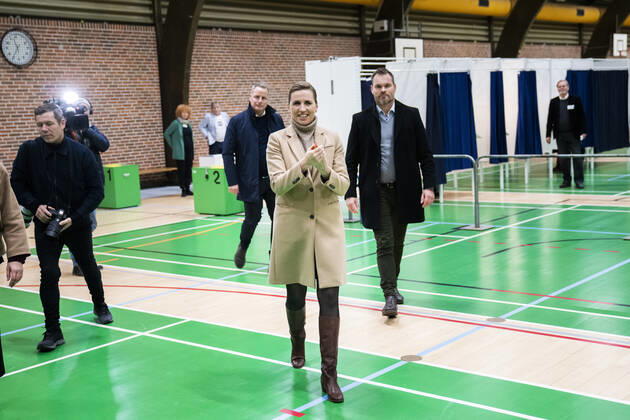 Prime Minister Mette Frederiksen S votes in Hareskov Tuesday 16 November 2021 On 16 November there are local elections and regional council elections in Denmark, Copenhagen Denmark Copyright: MartinxSylvestx cop114 spdk20211116-110722-L