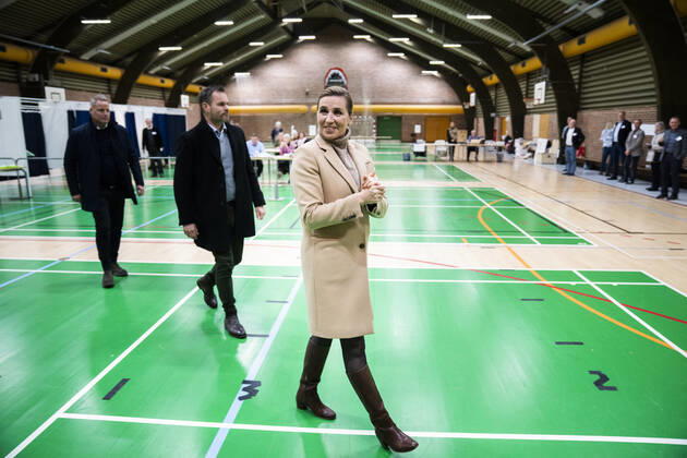 Prime Minister Mette Frederiksen S votes in Hareskov Tuesday 16 November 2021 On 16 November there are local elections and regional council elections in Denmark, Copenhagen Denmark Copyright: MartinxSylvestx cop114 spdk20211116-110745-L