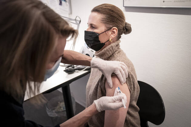 Prime Minister Mette Frederiksen S receives her third covid vaccination in Ballerup, Monday 13 December 2021, Ballerup Denmark Copyright: RitzauxScanpix MadsxClausxRasmussenx cop108 spdk20211213-155158-L