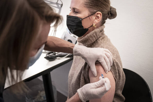Prime Minister Mette Frederiksen S receives her third covid vaccination in Ballerup, Monday 13 December 2021, Ballerup Denmark Copyright: RitzauxScanpix MadsxClausxRasmussenx cop108 spdk20211213-155204-L