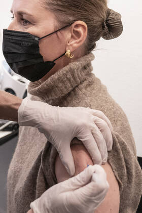 Prime Minister Mette Frederiksen S receives her third covid vaccination in Ballerup, Monday 13 December 2021, Ballerup Denmark Copyright: RitzauxScanpix MadsxClausxRasmussenx cop108 spdk20211213-155231-L