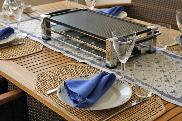  Raclette Timeproperty released, , 28.10.2020, Copyright: xdejvice6x Panthermedia10629245