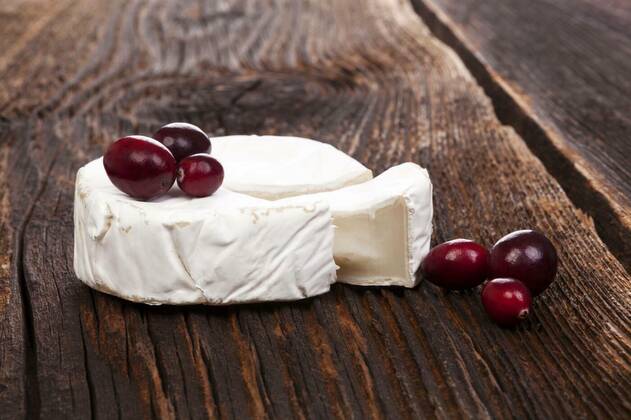 Delicious Camembert cheese, 22.09.2021, Copyright: xeskymaksx Panthermedia23301719