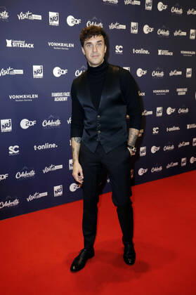 Seven in the New Years Eve show Celebrate at the Gate Welcome 2022 at the Brandenburg Gate Berlin, 31 12 2021 Foto:xS.xGabschx xFuturexImage