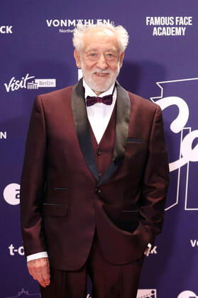Dieter Hallervorden in the New Years Eve show Celebrate at the Gate Welcome 2022 at the Brandenburg Gate Berlin, 31 12 2021 Foto:xS.xGabschx xFuturexImage