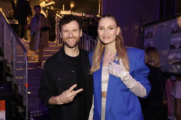 Daniel Grunenberg and Carolin Niemczyk from Glasperlenspiel in the New Years Eve show Celebrate at the Gate Welcome 2022 at the Brandenburg Gate Berlin, 31 12 2021 Foto:xS.xGabschx xFuturexImage