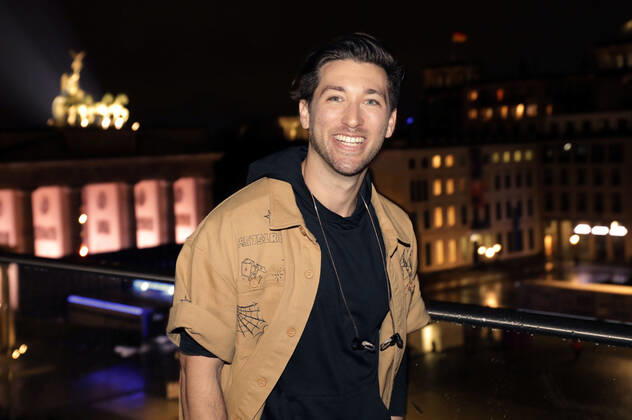 Justin Jesso in the New Years Eve show Celebrate at the Gate Welcome 2022 at the Brandenburg Gate Berlin, 31 12 2021 Foto:xS.xGabschx xFuturexImage