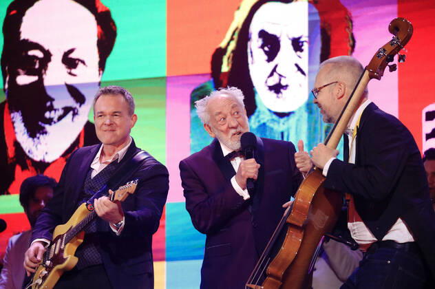 Dieter Hallervorden in the New Years Eve show Celebrate at the Gate Welcome 2022 at the Brandenburg Gate Berlin, 31 12 2021 Foto:xS.xGabschx xFuturexImage