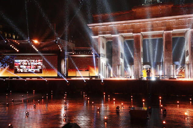 Andrea Kiewel and Johannes B Kerner in the New Years Eve show Celebrate at the Gate Welcome 2022 at the Brandenburg Gate Berlin, 31 12 2021 Foto:xJ.xMWx xFuturexImage