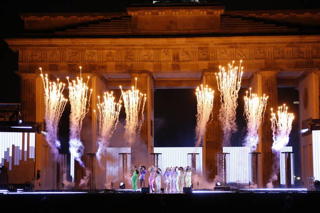 Venus in the New Years Eve show Celebrate at the Gate Welcome 2022 at the Brandenburg Gate Berlin, 31 12 2021 Foto:xJ.xMWx xFuturexImage