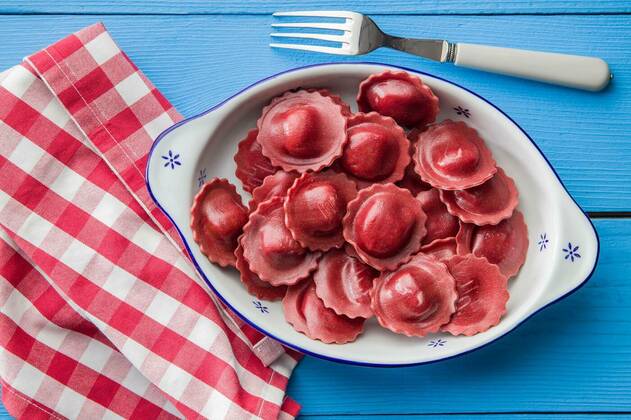  Tasty beetroot ravioli., 24.09.2021, Copyright: xjirkaejcx Panthermedia23362219