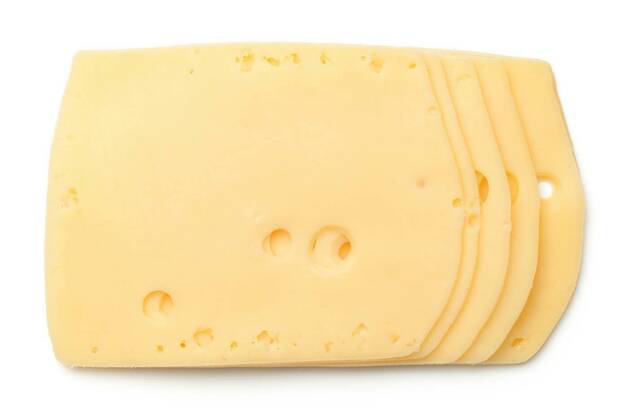  Cheese Slices Isolated on White Background, 26.09.2021, Copyright: xBozena_Fulawkax Panthermedia24275478