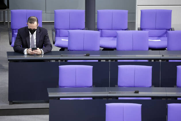 Volker Wissing, Federal Minister for Digital Affairs and Transport, FDP, on the government bench, DEU, Berlin, 08 12 2021