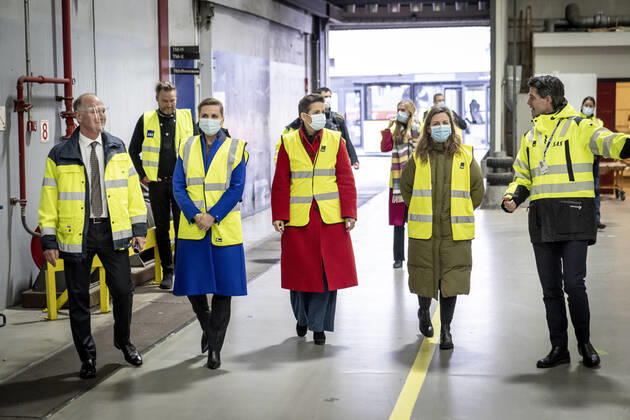 Prime Minister Mette Frederiksen S, Pia Olsen Dyhr SF and Mai Villadsen EL in connection with the Prime Minister and party leaders from support parties visiting Copenhagen Airport, Thursday 20 January 2022, Kastrup Denmark Copyright: RitzauxScanpix MadsxClausxRasmussenx 102 spdk20220120-164303-L