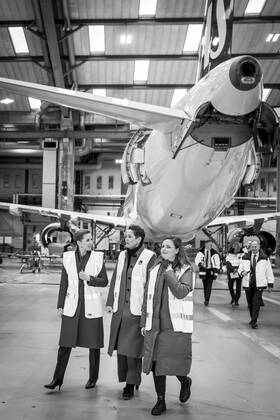 Prime Minister Mette Frederiksen S, Pia Olsen Dyhr SF and Mai Villadsen EL in connection with the Prime Minister and party leaders from support parties visiting Copenhagen Airport, Thursday 20 January 2022, Kastrup Denmark Copyright: RitzauxScanpix MadsxClausxRasmussenx 102 spdk20220120-164511-L
